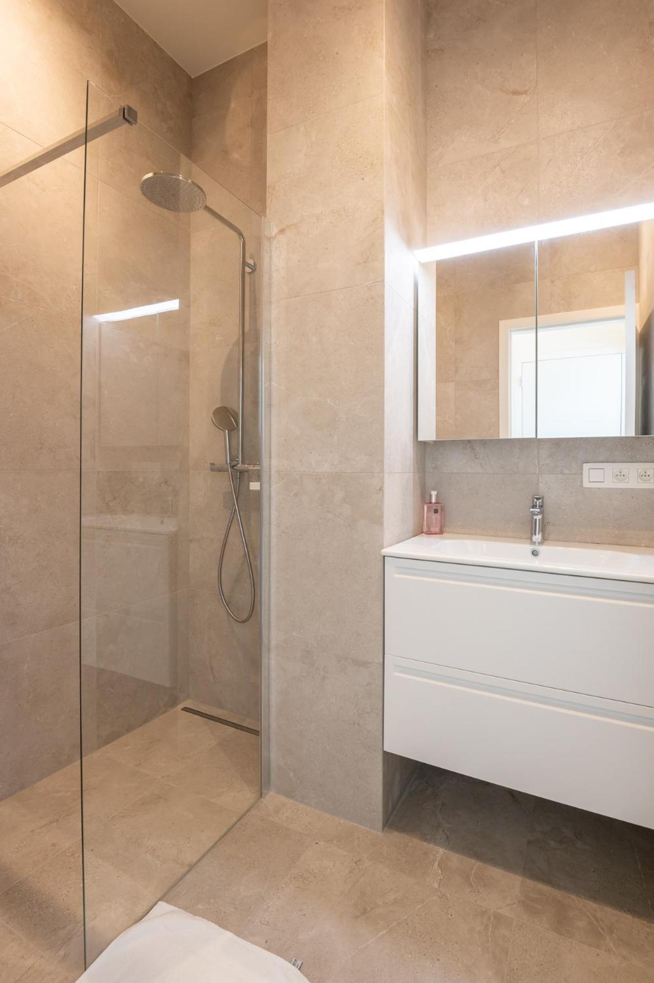Beautiful Renovated Apartment In An Authentic Building Οστένδη Εξωτερικό φωτογραφία
